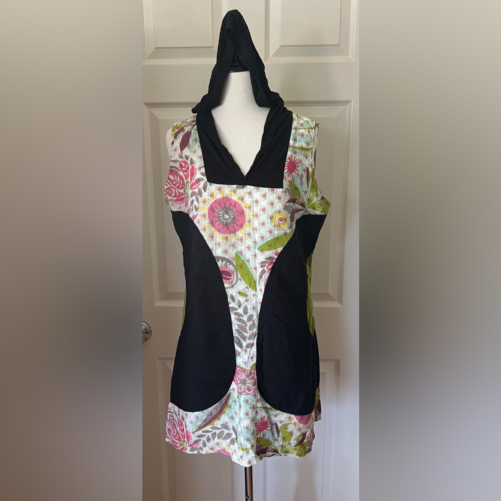 Absolutely Unique Floral Hooded Tunic Top / Mini Dress with pockets From India